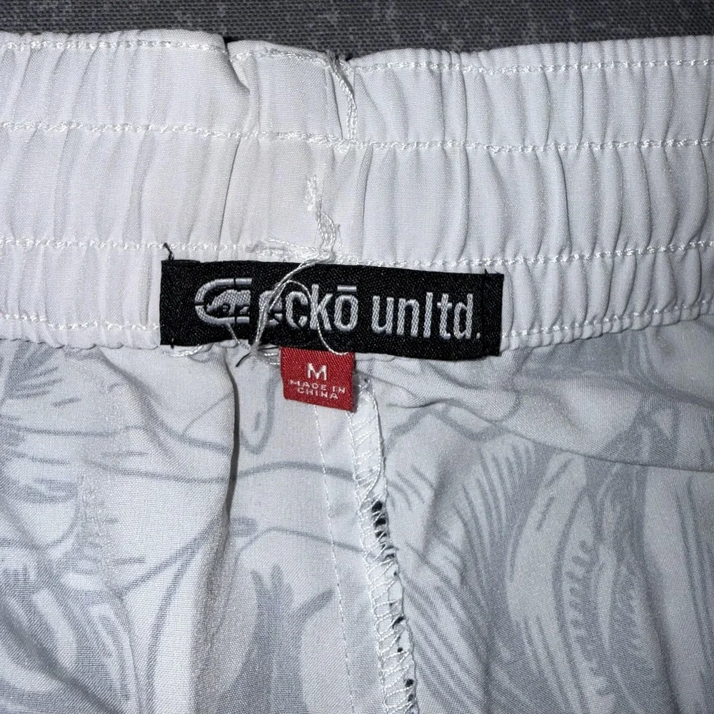 Ecko Unltd Shorts Mens Medium White Black Floral‎ Swim Trunks Quick Dry Beach